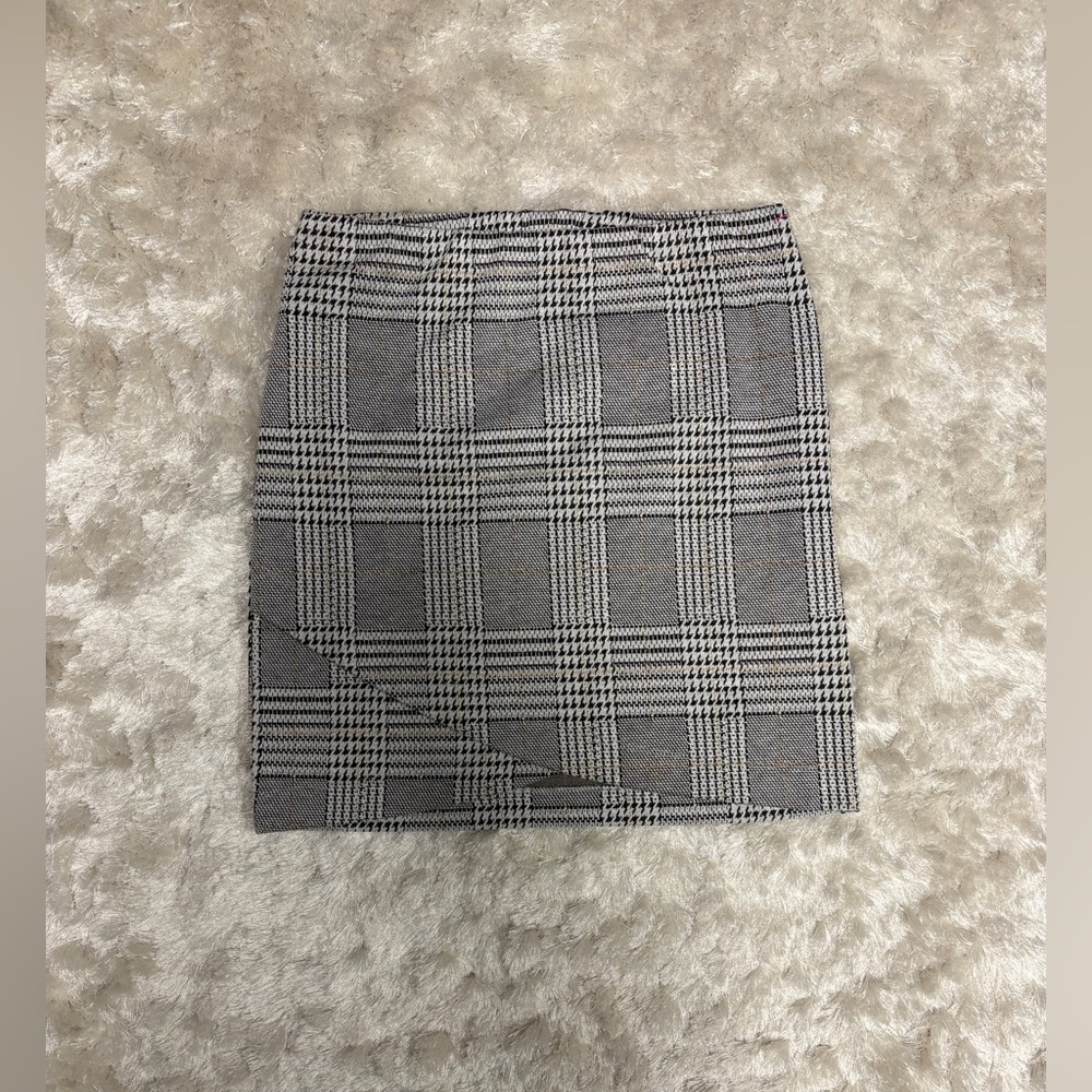 SO Light Gray Plaid Pull on Mini Skirt-Junior Size M -Women’s S-Like New
